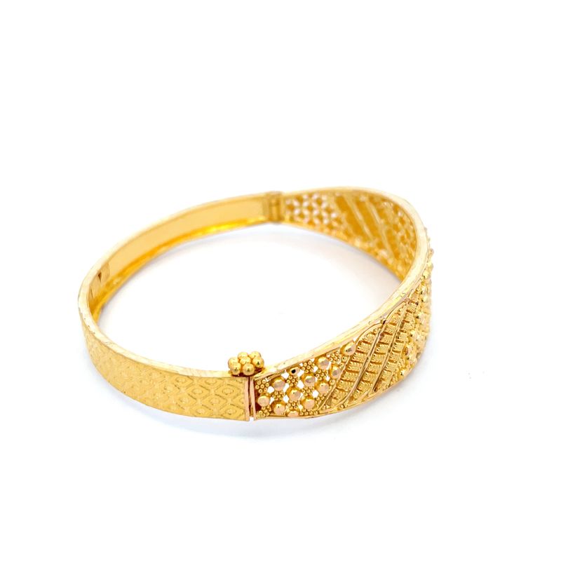 Elegant 22K Yellow Gold Bangle for Women, Timeless Design, Everyday Wear Accessory