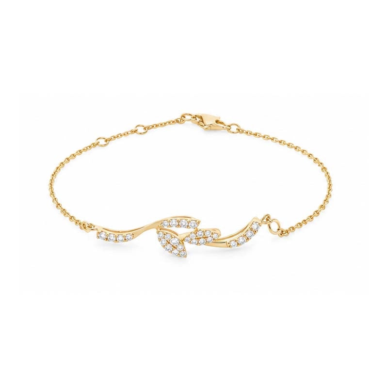 Elegant 18K Yellow Gold Diamond Bracelet for Women with Delicate Sparkle