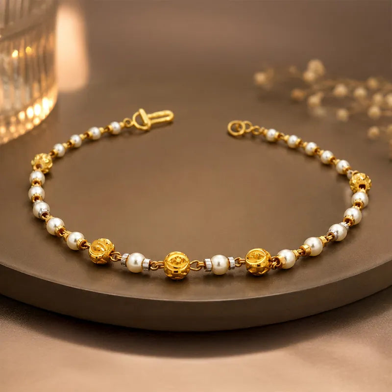 Elegant 22K yellow gold bracelet, simple design, perfect for any occasion or gifting