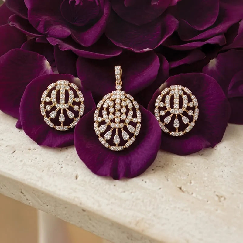 18k Yellow Gold & Diamond Abstract Oval Pendant Set