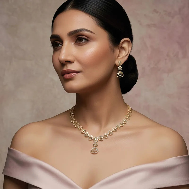 Elegant Necklace Set in Gold & Diamond