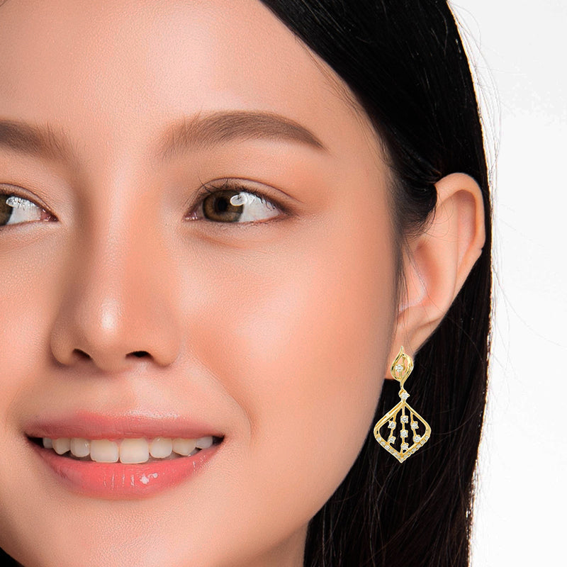 Elegant Gold Earrings with Diamonds