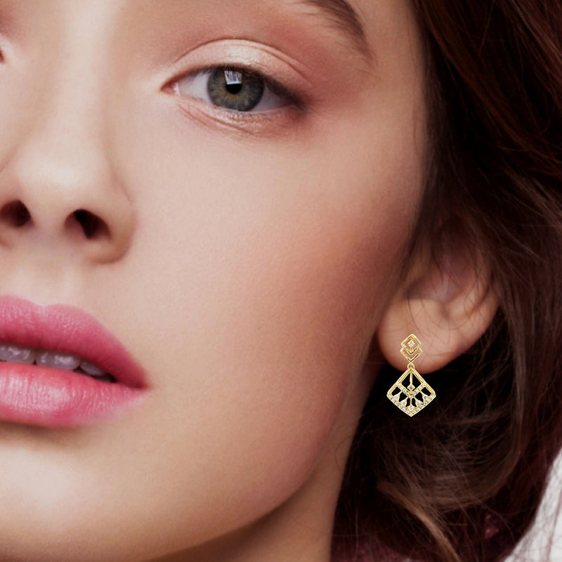 Exquisite Gold Hanging Earrings with Diamonds