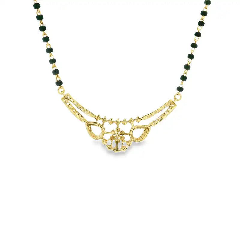 Elegant 18K Yellow Gold Mangalsutra Necklace with a Sparkling Diamond Pendant