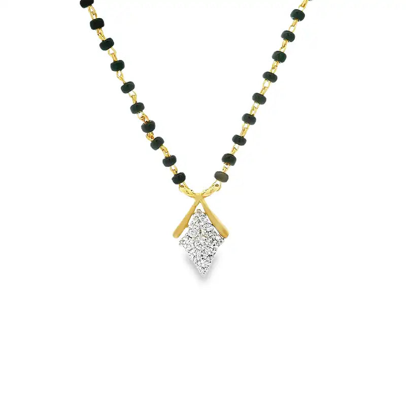 Minimalist Pendant Necklace in 18K Gold and Diamonds for Timeless Beauty and Sparkle