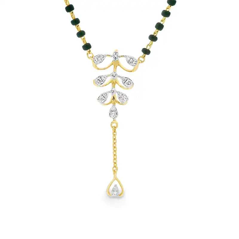 Elegant 18K Yellow Gold Diamond Pendant Necklace for Women