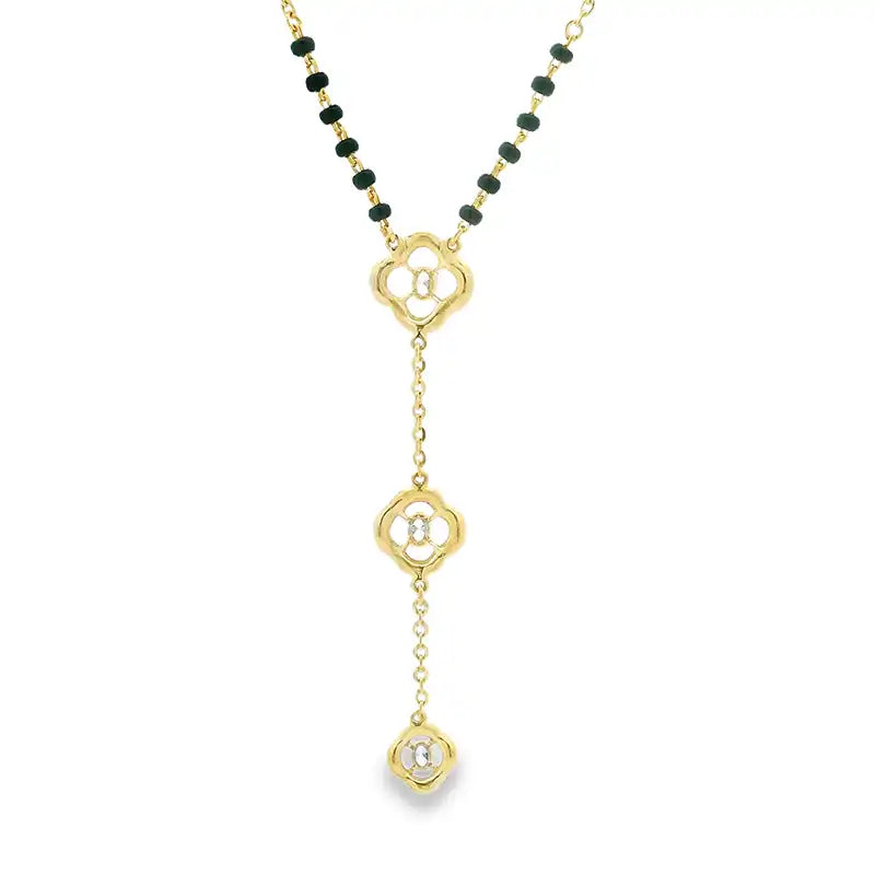Elegant 18K Yellow Gold Necklace with a Sparkling Diamond Accent