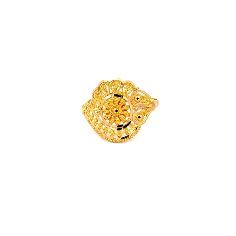 Elegant 22 Karat Yellow Gold Ring for Women Size 8.5