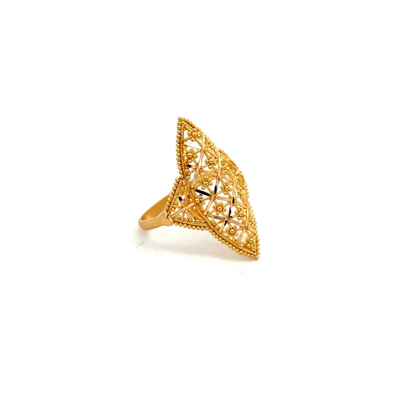Beautiful 22k Yellow Gold Ring in Size 7.5 for Everyday Elegance