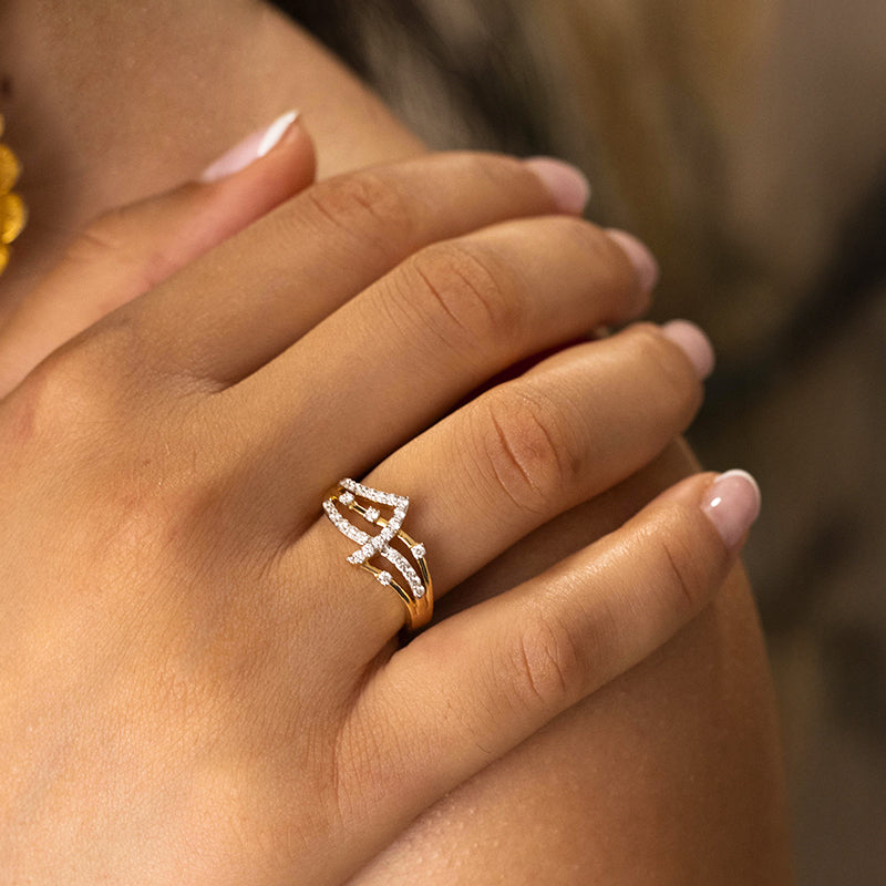 Elegant Gold Diamond Ring