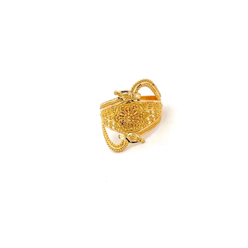 Elegant 22k Yellow Gold Ring Size 6.5 for Everyday Wear and Special Occasions