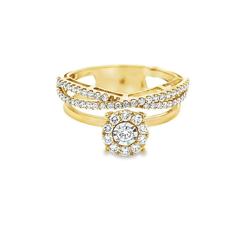 Elegant Gold Ring with Sparkling Diamonds