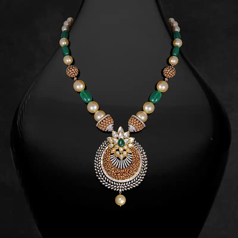 Emerald Diamond Necklace Set in 18K Gold
