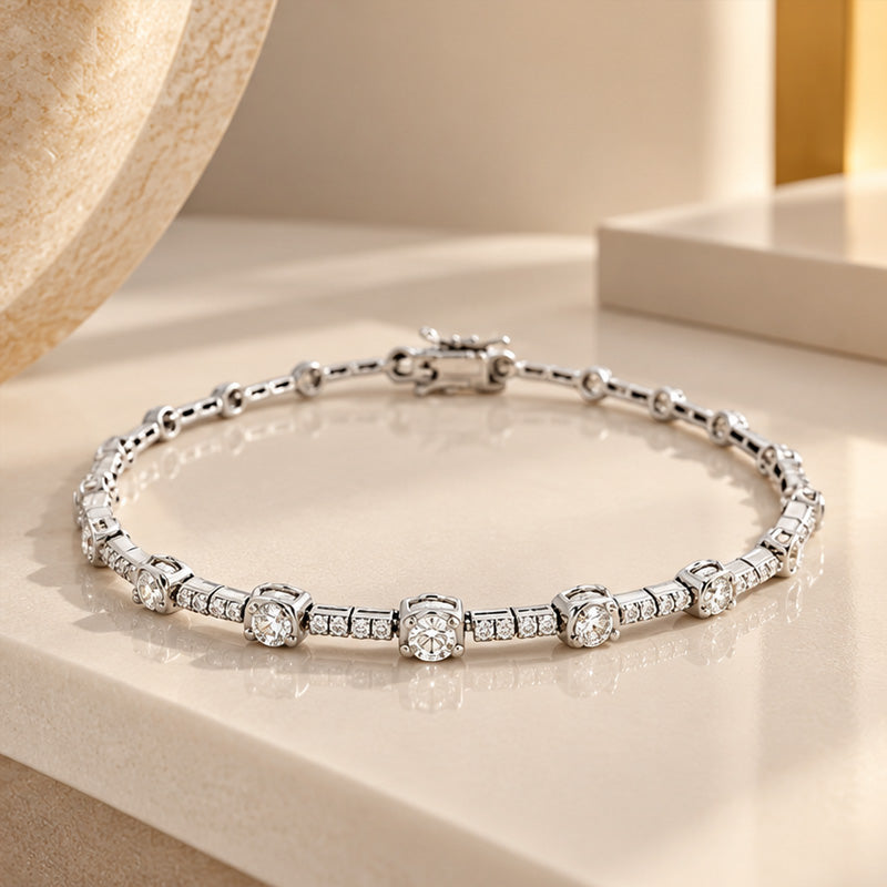 Elegant Bracelet in White Gold and Diamonds