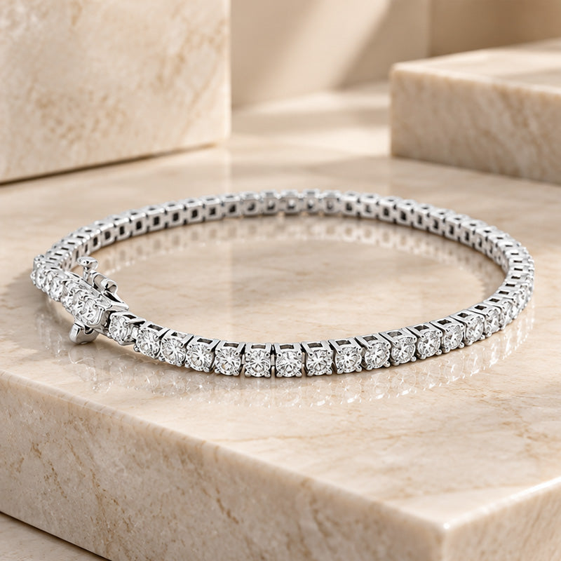 Elegant Tennis Bracelet in 18K White Gold