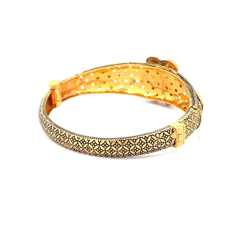 Antique 22K Yellow Gold Bangle Bracelet with Elegant Floral Design