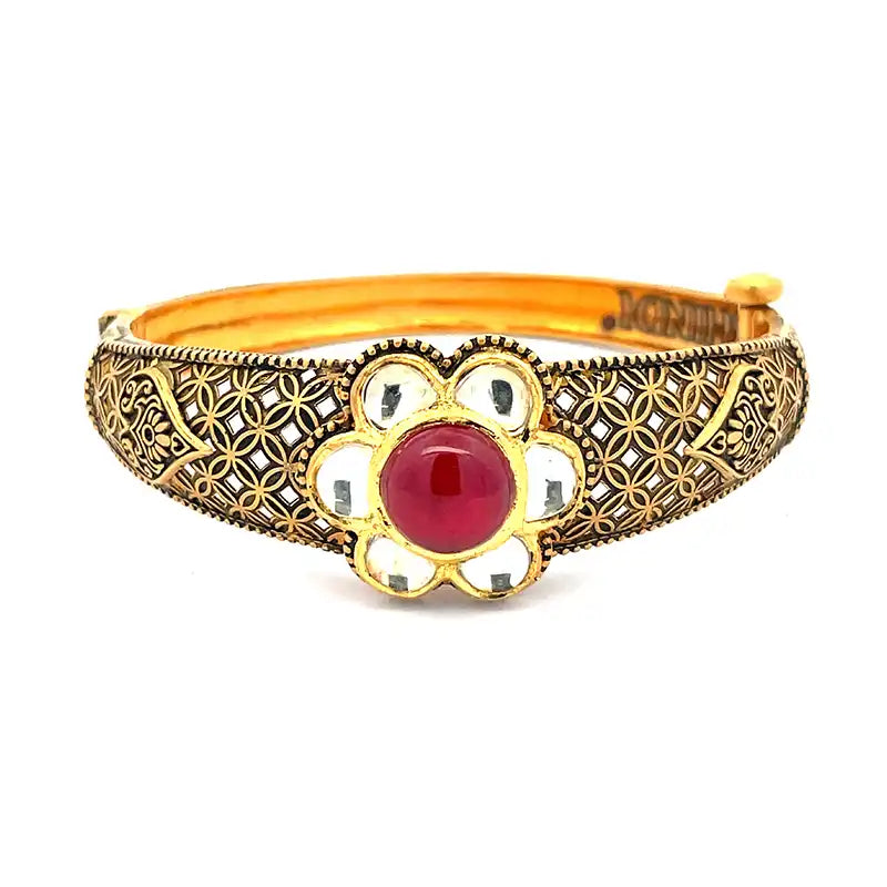 Antique 22K Yellow Gold Bangle Bracelet with Elegant Floral Design