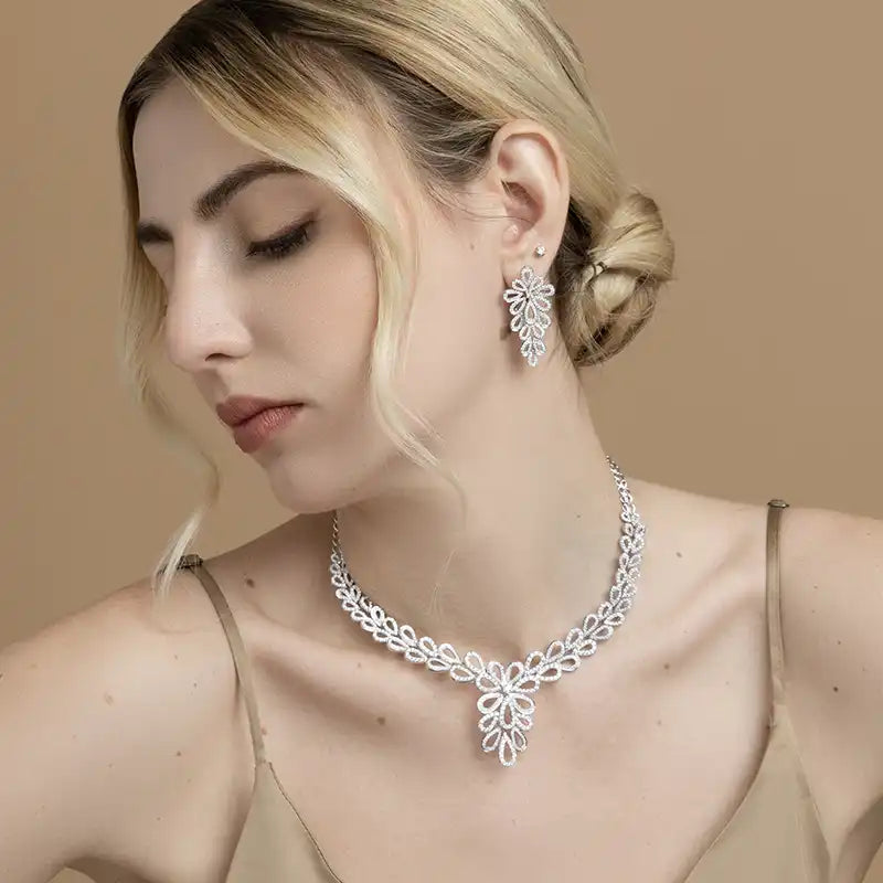 18K White Gold Diamond Necklace Set - 1956201