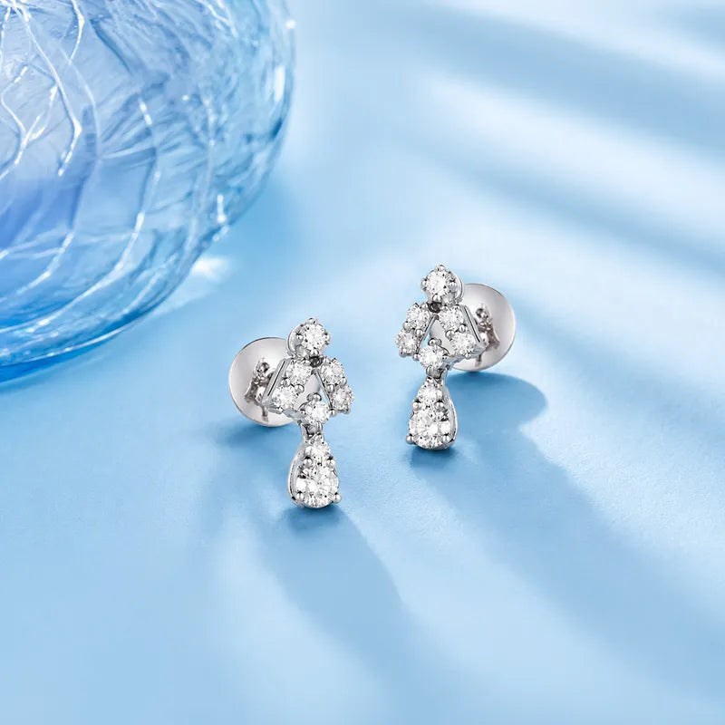 18K White Gold Diamond Drop Earrings