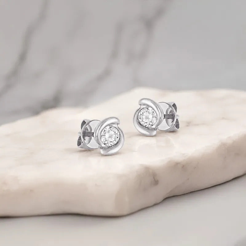 18K White Gold Diamond Simple Spiral Stud Earrings