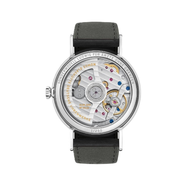 NOMOS Glash&uuml;tte Ludwig neomatik f&uuml;r &Auml;rzte ohne Grenzen