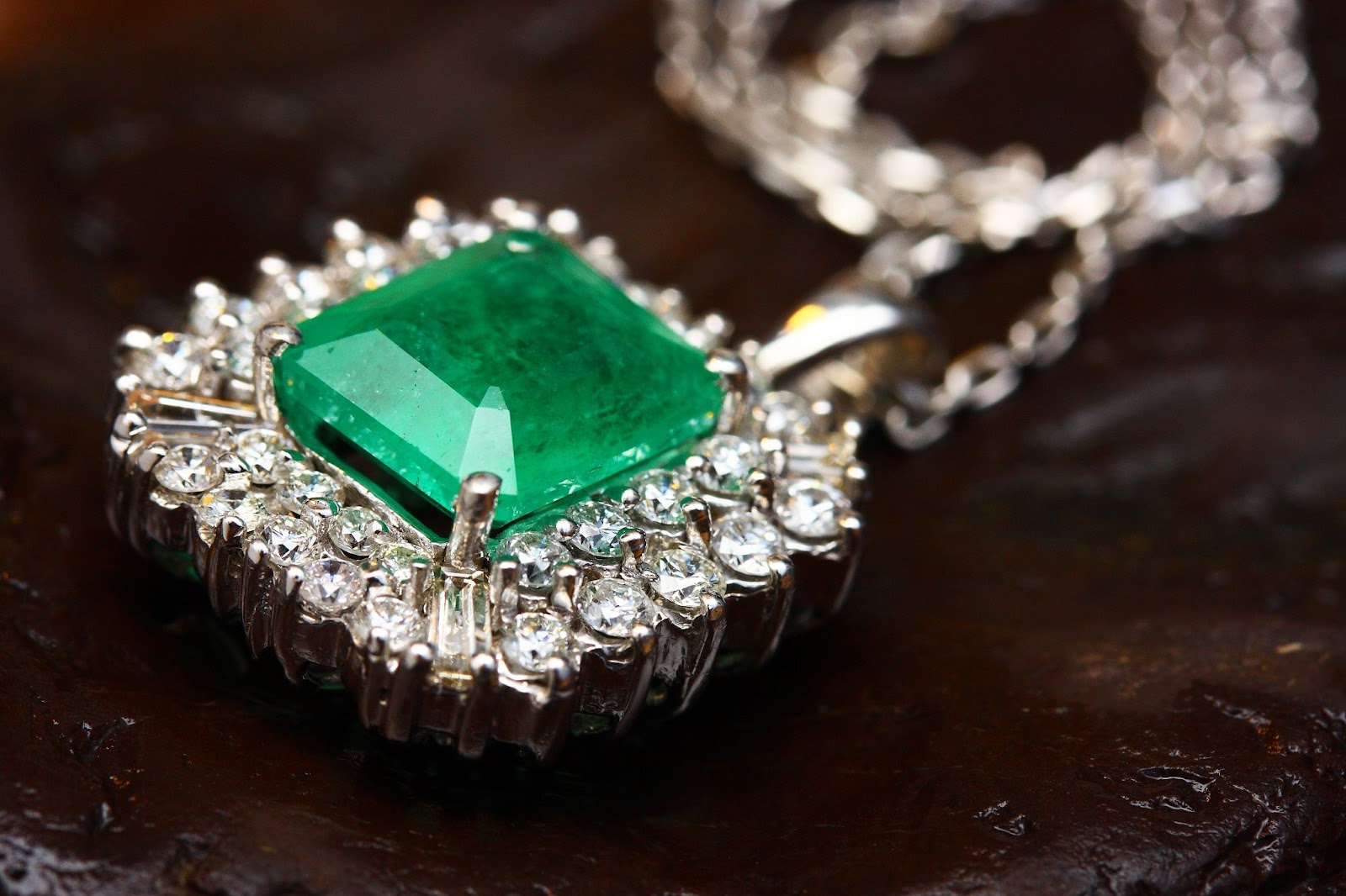Shop Statement Jewelry At Bhindi Jewelers