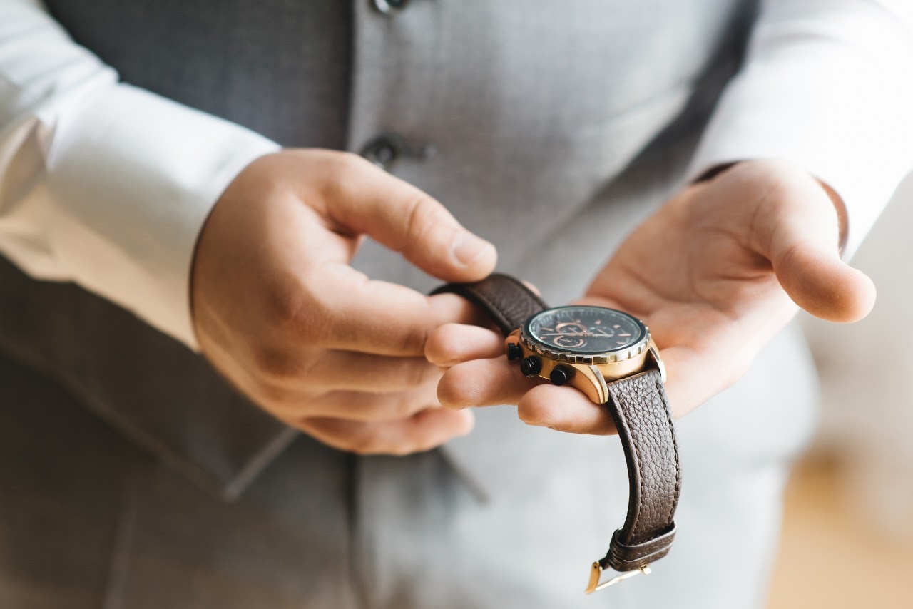 Leather strap watch