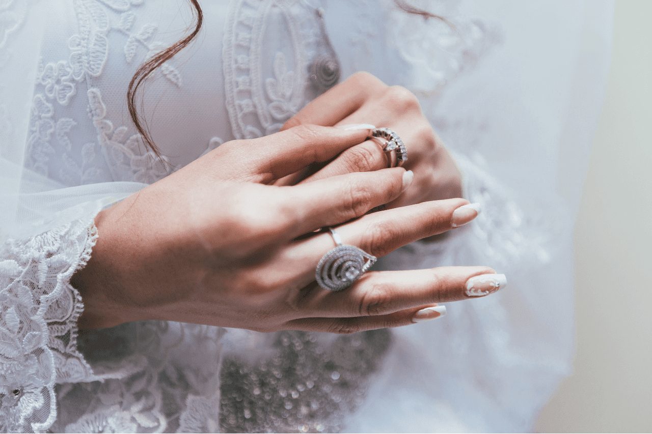 WHY SHOP DIAMOND JEWELRY AT BHINDI JEWELERS?