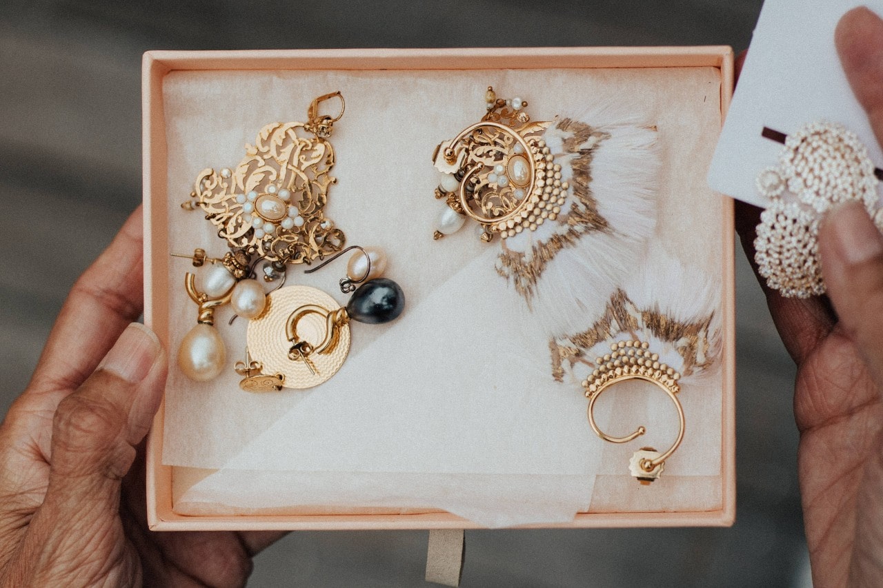 Popular gold earrings hotsell