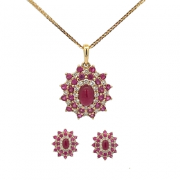 18K Gold Pendant Set in Ruby and Diamonds - Oval