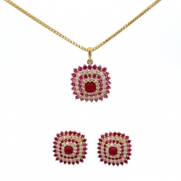 18K Gold Pendant Set in Ruby and Diamonds - Cushion shaped