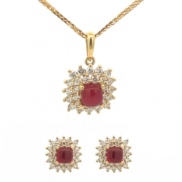 18K Gold Pendant Set in Ruby and Diamonds - Square