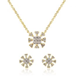 18K Yellow Gold Diamond Pendant Set