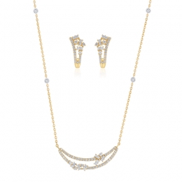 Delicate 18K Gold Diamond Pendant Set