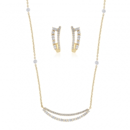 Delicate 18K Gold Diamond Pendant Set