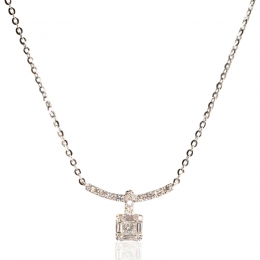 Delicate emerald-cut Diamond necklace