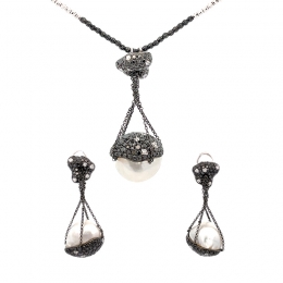 Pearl and Diamond Necklace Set