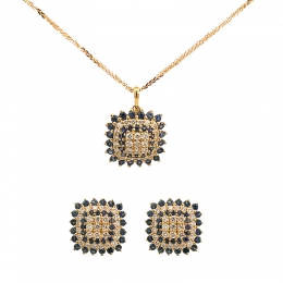 Cushion shaped Pendant Set in Diamond, Emerald in 18K Gold