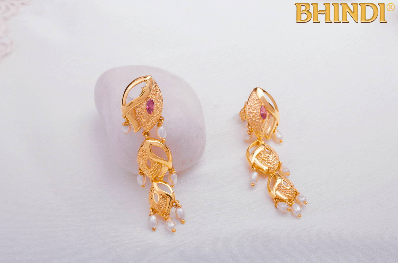 Earrings in Gold for Women to Make Your Daily Look Extraordinary