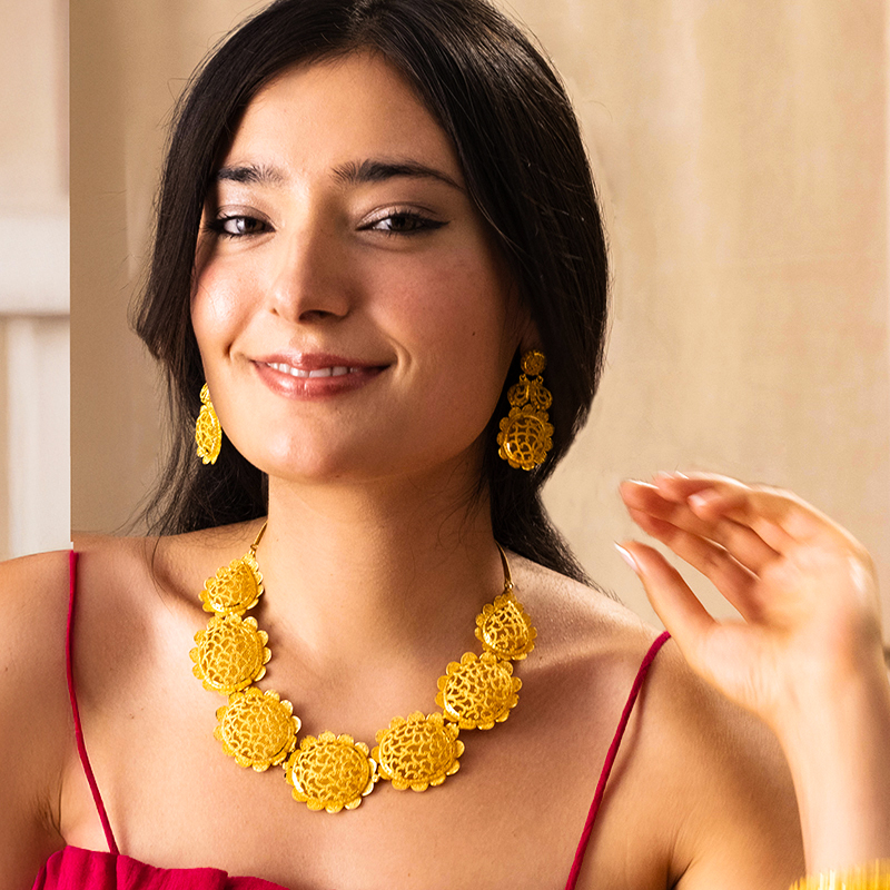 Stunning 22K Gold Necklace and Earrings Set