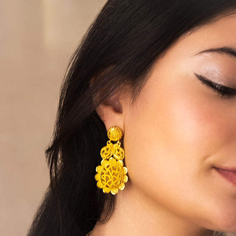Stunning 22K Gold Necklace and Earrings Set