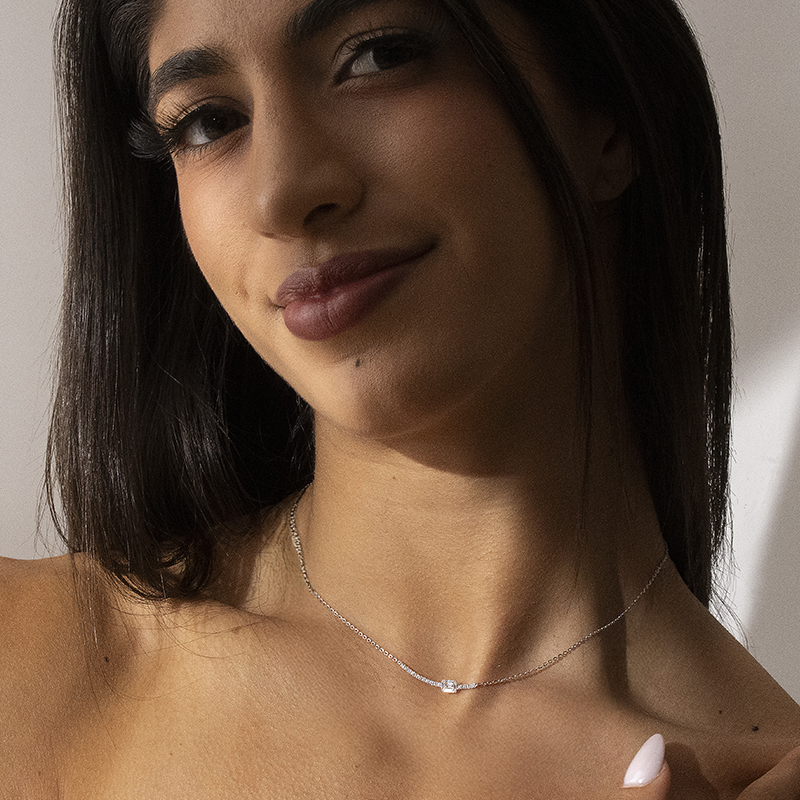 Elegant Gold Diamond Necklace