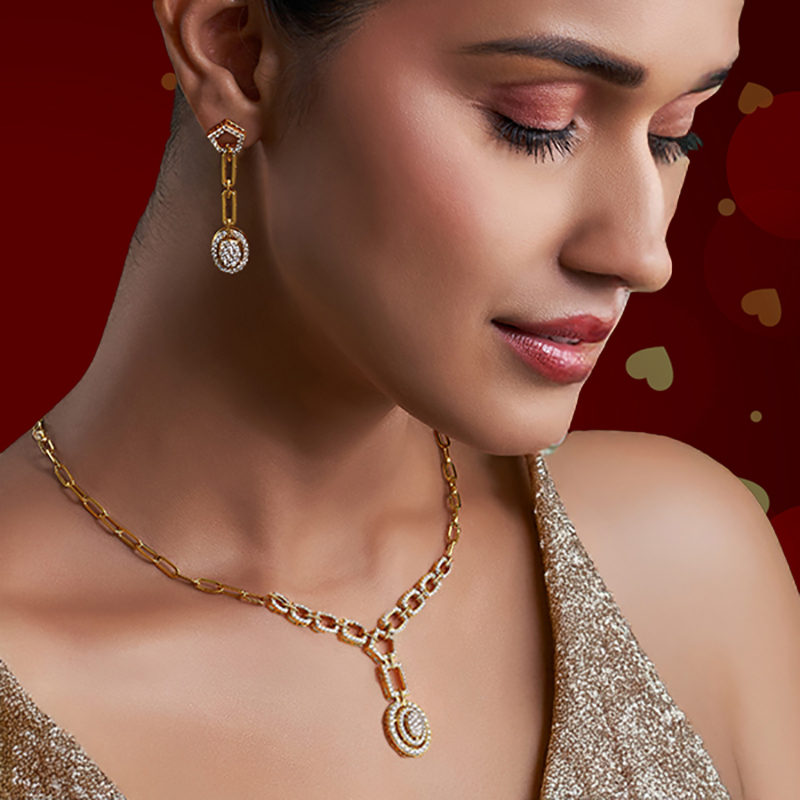 Charming Gold Diamond Necklace Set