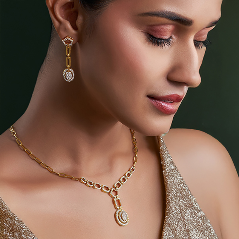 Charming Gold Diamond Necklace Set