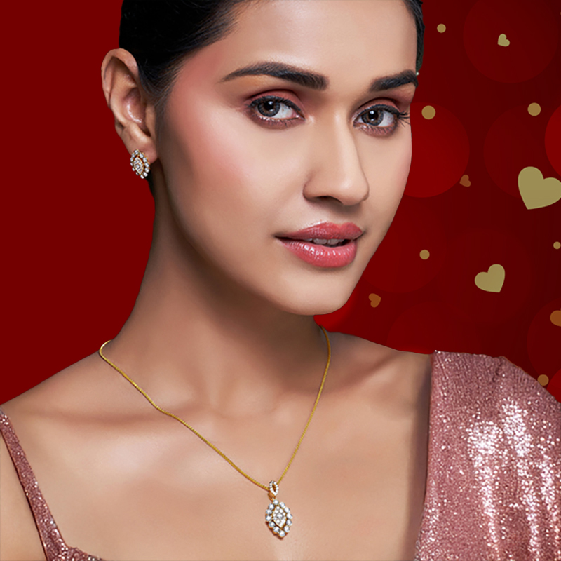 Classic 18K Gold Dimond Pendant Set