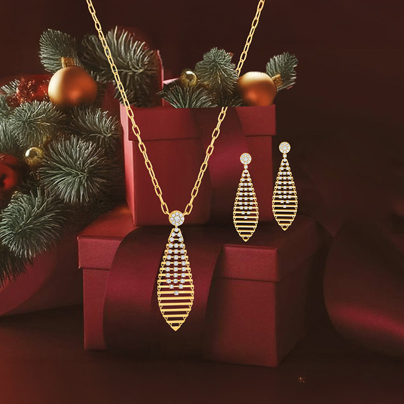 Drop Gorgeous Pendant and Earrings Set