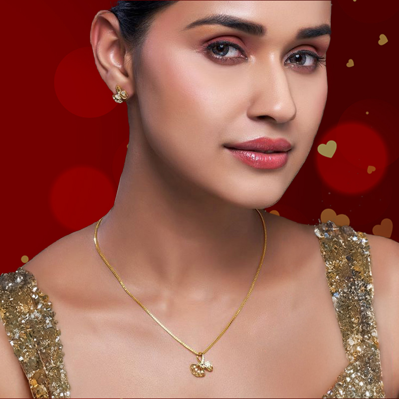 Nature inspired Sparkle -18K Gold Diamond Pendant Set