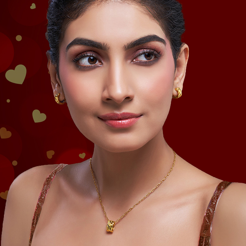 Modern Gold Essentials - 22K gold pendant set