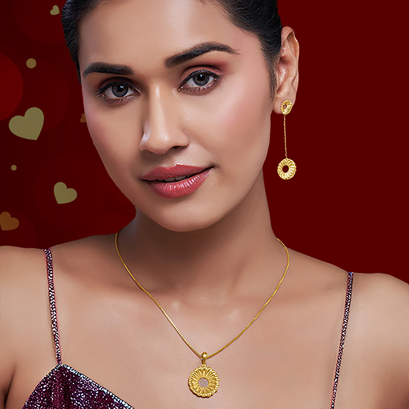 22K Floral Gold Pendant Set with chain