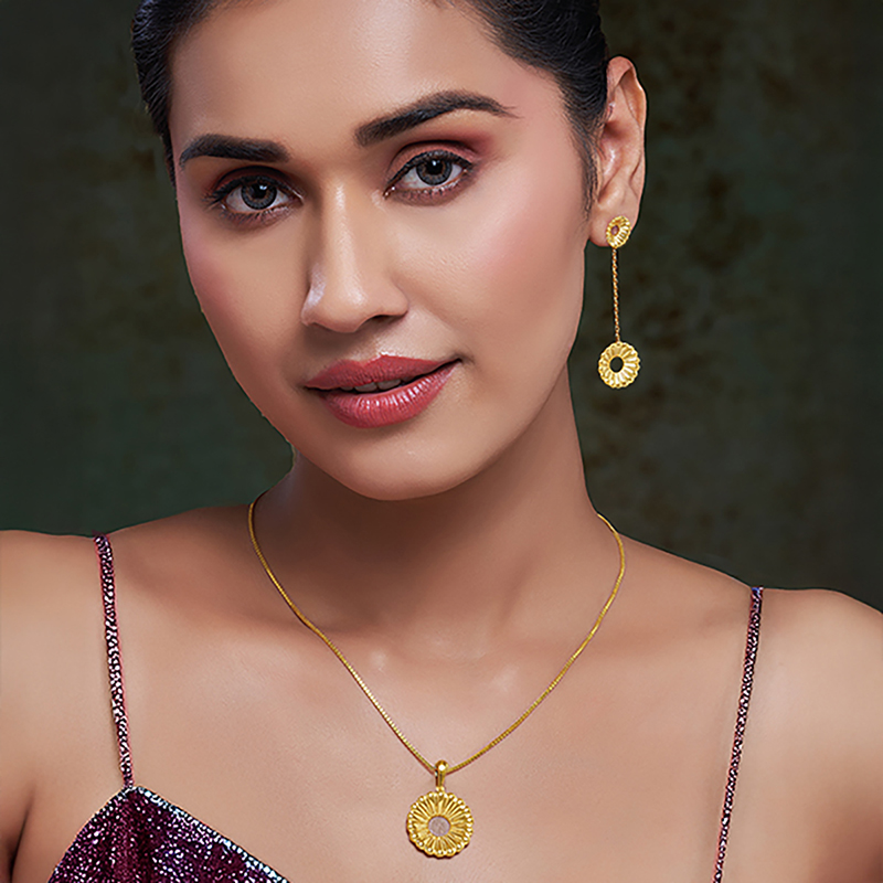 22K Floral Gold Pendant Set with chain